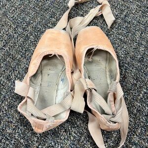 Stinky smelly used dirty Vagonova trained pointe shoes
